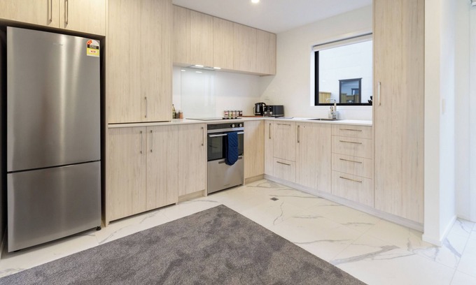 New Brighton Casa | Sanctuary close to the beach w/Sofa Bed
