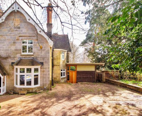 Forest Row Casa | Sanctuary Forest Row countryside village escape Pass the Keys