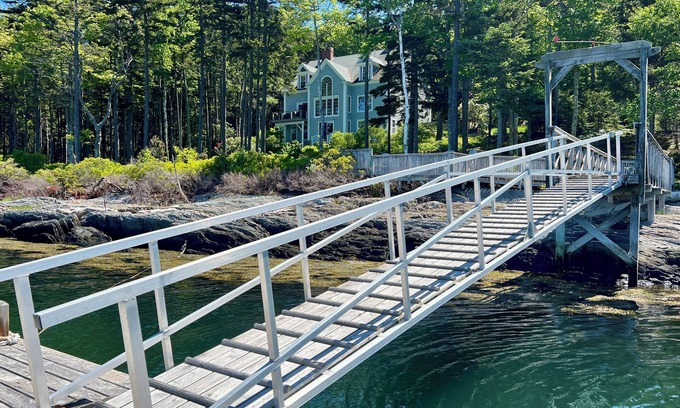 Harpswell Casa | Sanctuary - The perfect waterfront setting for your summer vacation