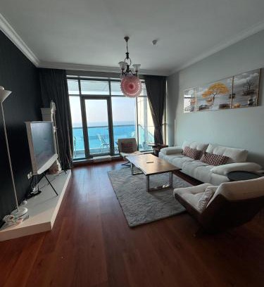 Rumailah Apartamento | sand and beach haven at Ajman Corniche!