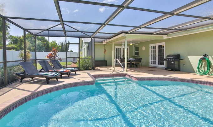 West Bradenton Casa | Sanddollar - Casa recientemente renovada con piscina privada de agua salada, climatizada, wifi gratis