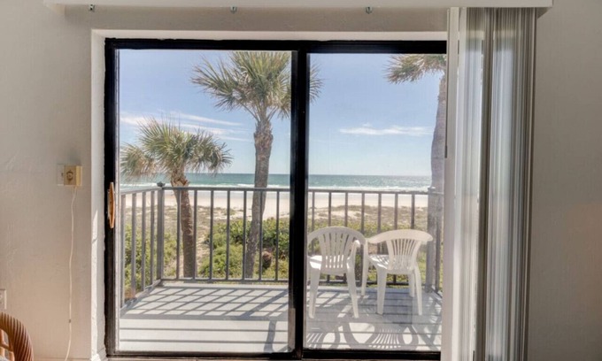 Southern Shores Casa | Sandal Sand Cottages on Beach