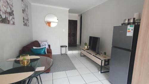 Edenvale Casa | Sandalion Cottage near OR Tambo Airport & Greenstone