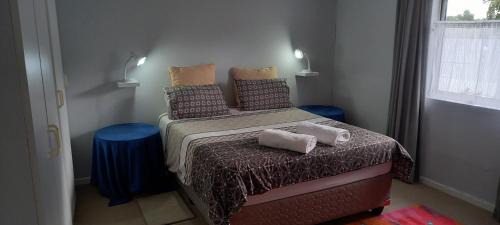 Sandbaai Apartamento | Sandbaai Hermanus Self Catering Garden Flat for 2