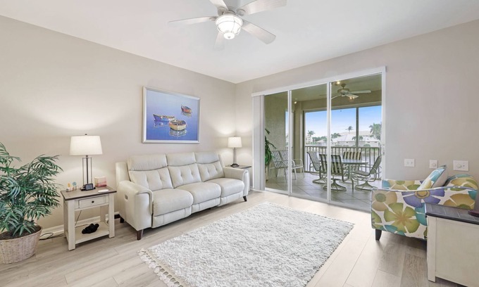 Tropical Cove Condominio | Sandcastle Retreat at Lexington CC Lake Village
