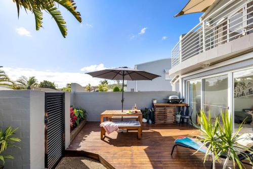Fingal Bay Casa | Sandcastles at the Beach - Linen Supplied & Beds Ready on Arrival