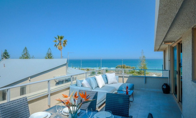 Scarborough Apartamento | Sandcastles Penthouse w/ Pool & Sauna