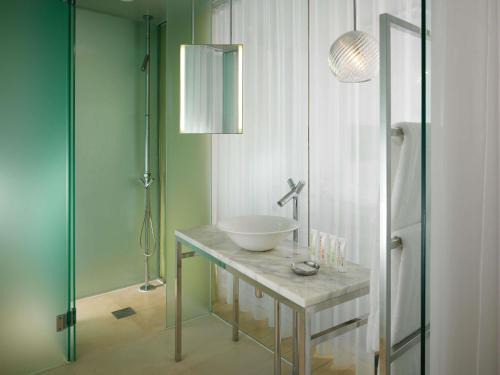 Fitzrovia Hotel | Sanderson London