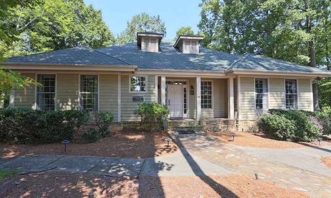 Chapel Hill Casa | Sandhills Cottage at the Governor's Club