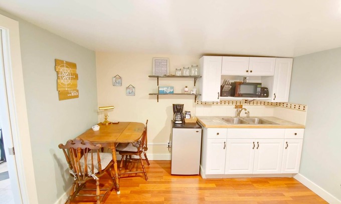 Seaview Apartamento | Sandpiper Cottage - A Eclectic Beach Theme -Kitchenette, Eclectic Beach Theme Studio Kitchenette *Pe