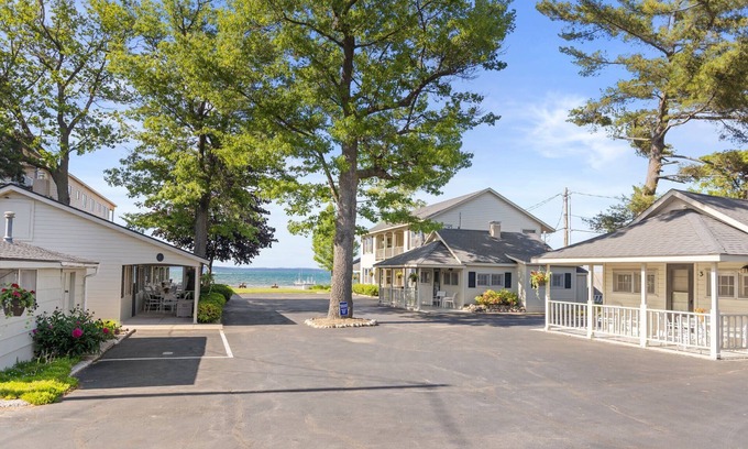 Traverse City Cabina | Sandpiper Cottage 3 S