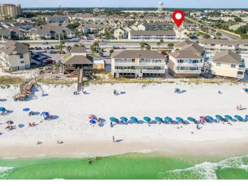 Holiday Isle Casa | Sandpiper Cove Unit 8125 Updated Studio In Destin FL
