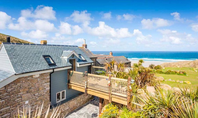 Sennen Cove Cabaña | Sandpipers, Beach Cottage, Great Sea Views, Patio