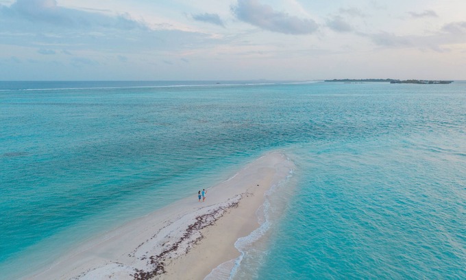 Thulusdhoo Island Hotel | Sands Exotic Hotel & Spa