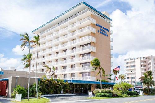 Pompano Beach Hotel | Sands Harbor Resort and Marina