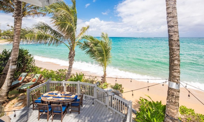 Laie Casa | ★ Sandy Beachfront Home ★ Remodelado 2017-18 / Kayaks / Lavandería / WiFi / Estacionamiento / AC.