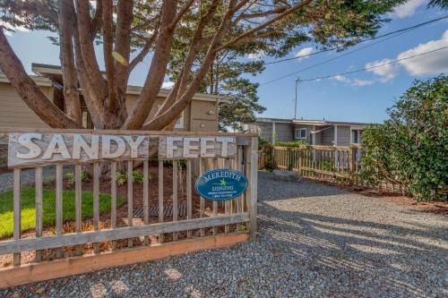 Neahkahnie Beach Casa | Sandy Feet - Meredith Lodging
