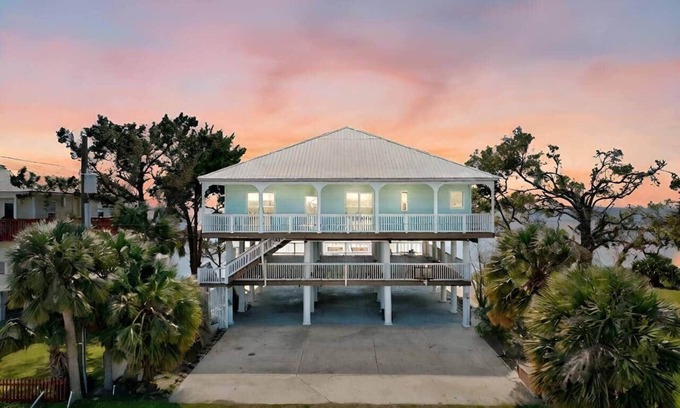 Salem Casa | Sandy Flounder on Dark Island