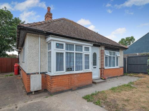 Chapel Saint Leonards Casa | Sandy Lodge