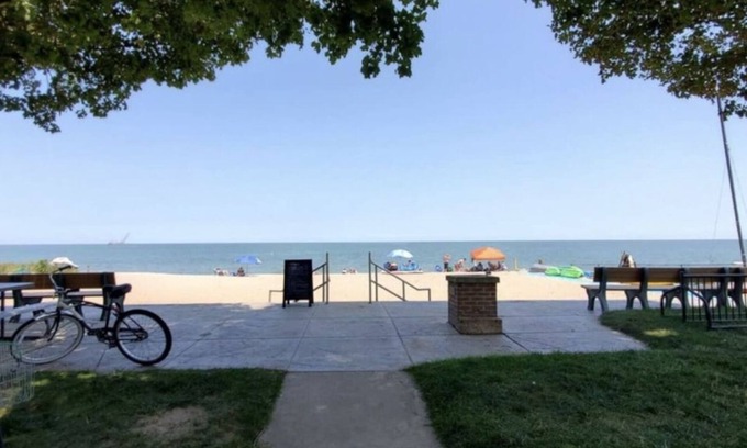 Huron Casa | Sandy Neighborhood Private Beach Getaway in Huron