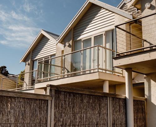Port Fairy Casa | Sandy Nook Beachfront Bliss with uninterrupted Ocean Views
