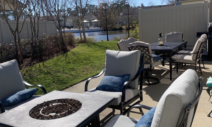 Epworth Acres Casa | Sandy Paws: Largest luxury end unit townhouse in Mariners Landing, Pet Friendly