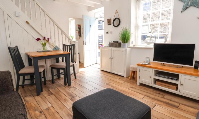 Conwy Casa | Sandy Shell Cottage