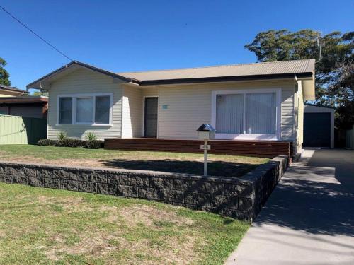 Shoal Bay Casa | Sandy Shoal Shoal Bay Beach Cottage with aircon
