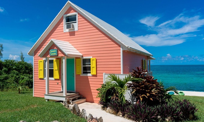 Spanish Wells Casa | Zapatos Sandy, Spanish Wells, Bahamas