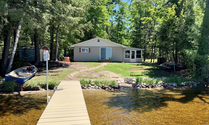 Elcho Cabaña | Sandy Shore Cottage on Enterprise Lake, Elcho
