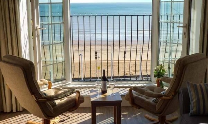 Bridlington Cabaña | Sandy Shore