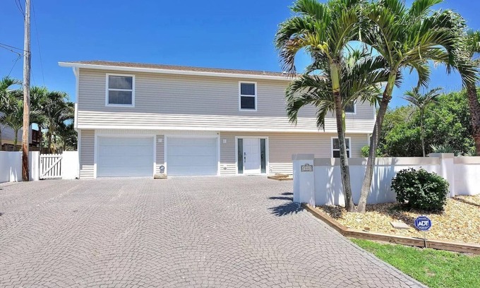 Woodland Estates Casa | Sandy Shore Pearl-Atlantic Ocean in your backyard, Fully Licensed & City Water