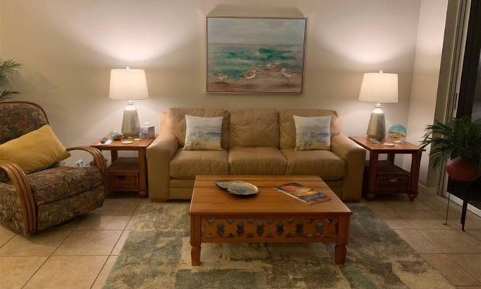 Tropical Cove Condominio | Sandy Shores at Lexington CC Lake Village