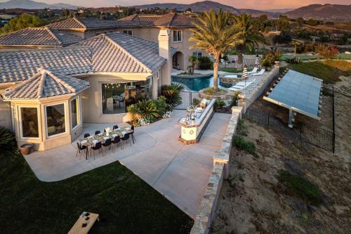 Temecula Casa | Sangiovese By AvantStay Spectacular Estate w Pool Hot Tub Putting Green