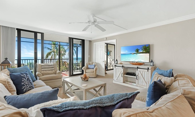 Beachview Country Club Estates Condominio | Sanibel Beachfront Full Gulf View Condo! 3BR, 2 Bath! Heated Pool, 2 Pickleball!
