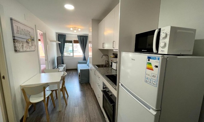 Sant Adria de Besos Apartamento | Sant Adria Beach apartment Wi-Fi Parking Free