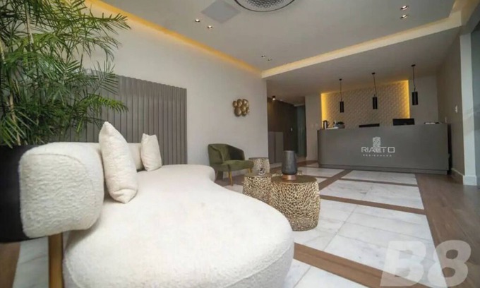 Cerro Alto Apartamento | Santiago Luxe Pool Apt Suite