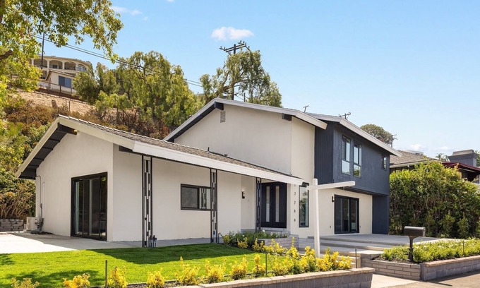 North Tustin Casa | Santa Ana Family Escape – Spacious Home with Breathtaking Views