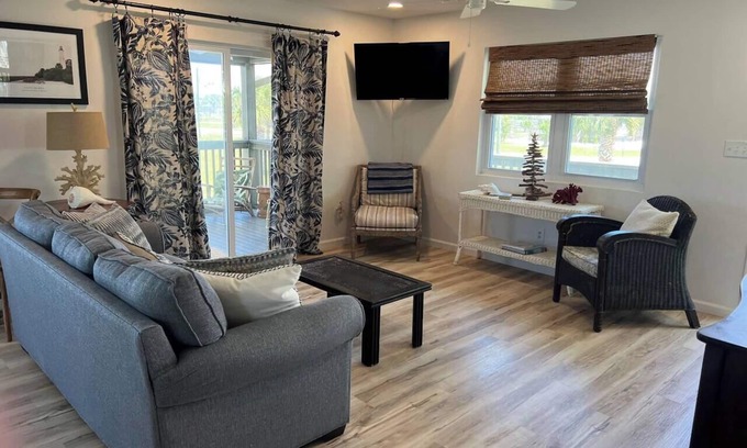 Port St. Joe Cabaña | Santa Anna Cottage at Port St. Joe Beach