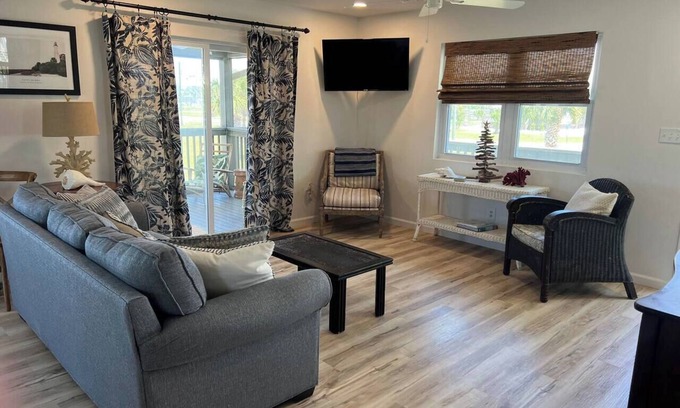 Port St. Joe Cabaña | Santa Anna Getaway at Port St. Joe Beach
