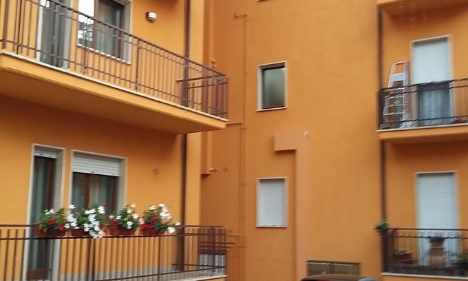 L'Aquila Apartamento | Estudio en Santa Bárbara en via Aveia N ° 4