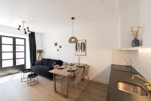 Cimadevilla Apartamento | Santa Catalina Suites Gijón