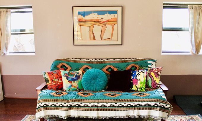 Canoncito Casa | Santa Fe Forest Getaway - Guesthouse - Pet & Kid Friendly
