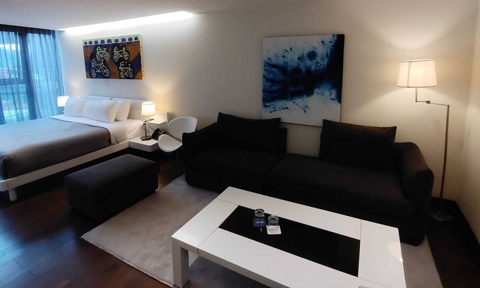 Lomas de Santa Fe Apartamento | Santa Fe Place I Modern Studio in Santa Fe