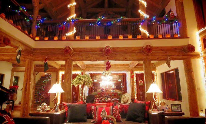 Ribera Cabina | Santa Fe Ranch at Christmas