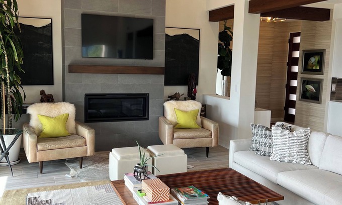 Santa Fe Casa | Santa Fe -Sandia Mountains and City Views - Minutes from Downtown- Large Hot Tub