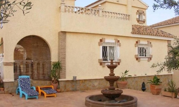 Puerto Marino Casa | Santa Pola: Casa con PISCINA, Jacuzzi, WIFI, Jardín y Barbacoa