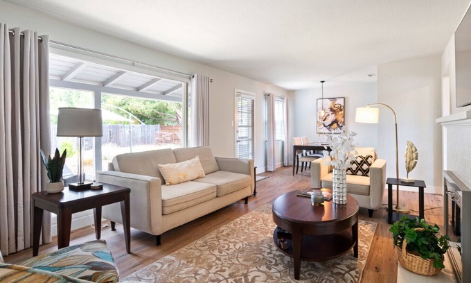 Junior College Neighborhood Association Casa | Santa Rosa Gem - 2 BR Home with Office and W/D