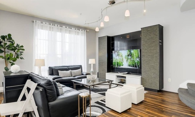 San Jose Condominio | Santana Row Properties #1 - Silicon Valley Getaway