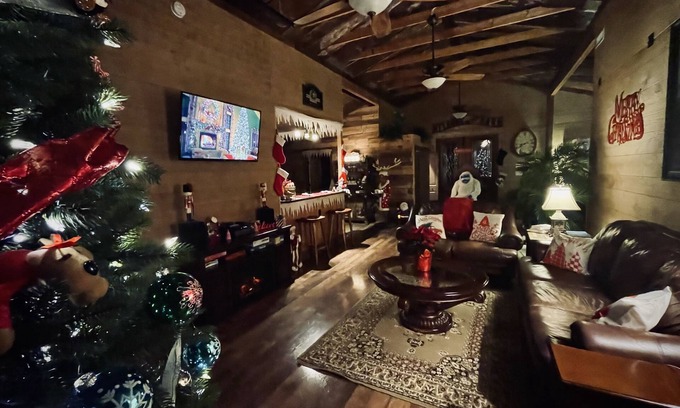 Mount Mourne Cabaña | Santa’s Cottage at Lake Norman